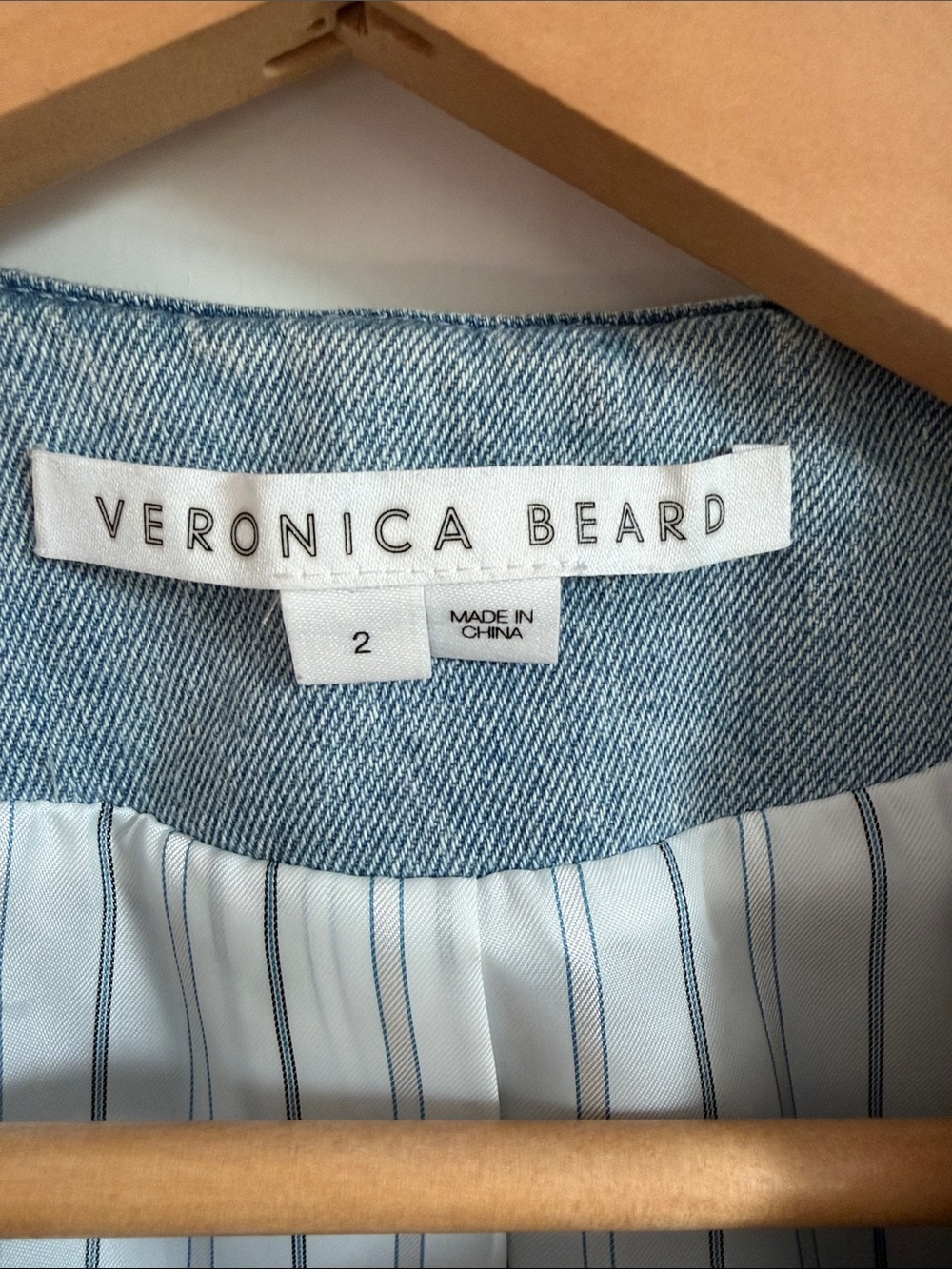 Veronica Beard Lt Blue Arrowe Cropped Denim Blazer Jacket with Braided Trim - 2 - Picture 6 of 12